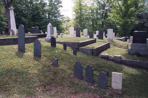 halletts_old_oakland_cemetery.jpg
